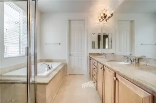 Photo #4: 2115587 Listing 