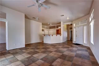 Photo #2: 2115656 Listing