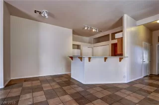 Photo #4: 2115656 Listing