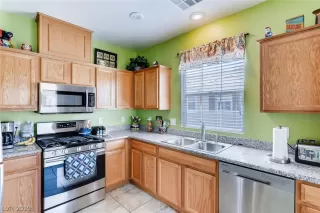 Photo #5: 2115687 Listing