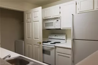 Photo #6: 2115713 Listing