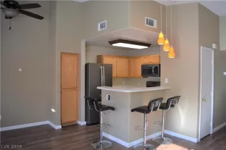 Photo #3: 2115741 Listing