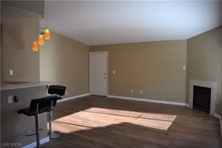 Photo #6: 2115741 Listing