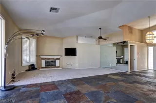 Photo #5: 2115769 Listing