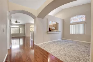 Photo #2: 2115783 Listing