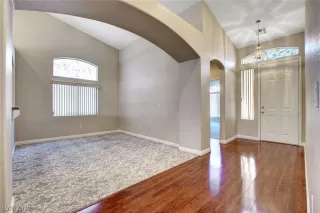 Photo #3: 2115783 Listing