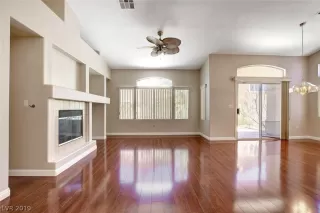 Photo #6: 2115783 Listing