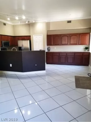 Photo #6: 2115811 Listing