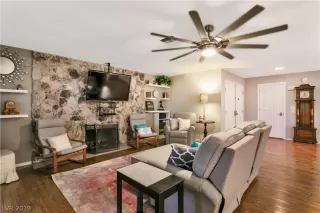 Photo #1: 2115828 Listing