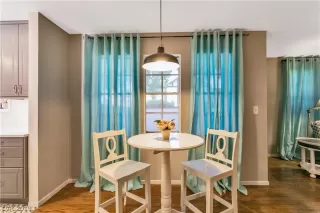 Photo #6: 2115828 Listing