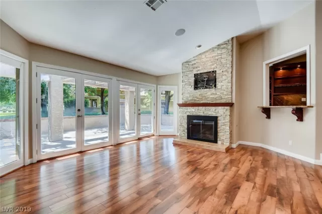 MLS: 2115833 Condo For Sale