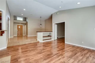 Photo #3: 2115833 Listing 