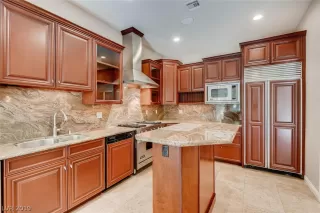 Photo #6: 2115833 Listing 