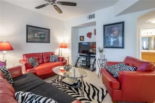 Photo #4: 2115848 Listing