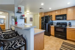 Photo #5: 2115848 Listing