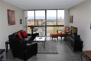 Photo #3: 2115856 Listing