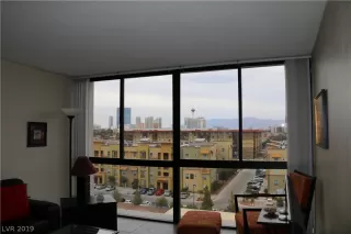 Photo #4: 2115856 Listing