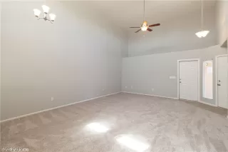 Photo #5: 2115865 Listing 