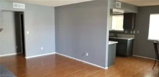 Photo #4: 2115937 Listing 