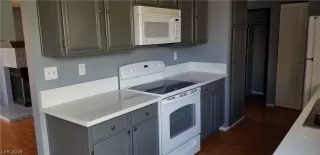 Photo #5: 2115937 Listing 