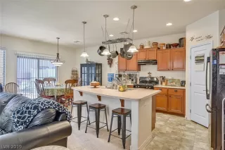 Photo #5: 2115945 Listing 