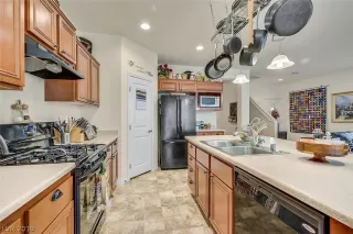 Photo #6: 2115945 Listing 