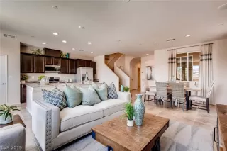 Photo #4: 2115948 Listing 