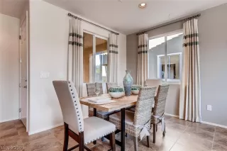 Photo #5: 2115948 Listing 