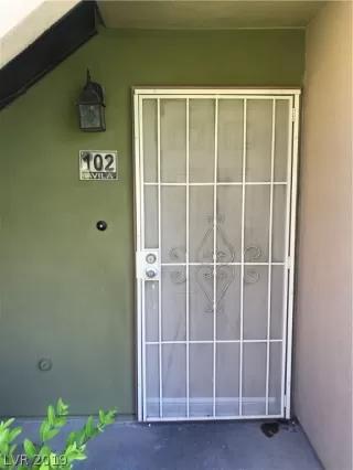 Photo #3: 2115985 Listing