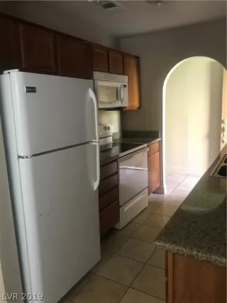 Photo #4: 2115985 Listing