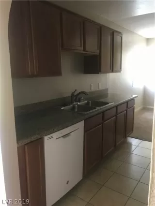 Photo #5: 2115985 Listing