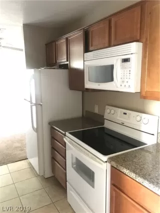 Photo #6: 2115985 Listing