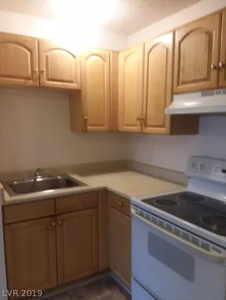 Photo #4: 2115995 Listing 
