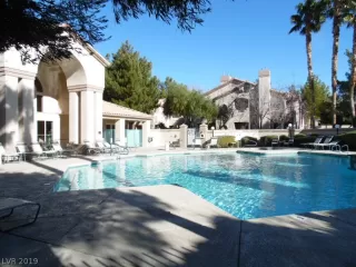 Photo #2: 2115996 Listing