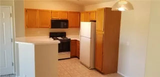 Photo #4: 2115996 Listing