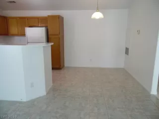 Photo #5: 2115996 Listing