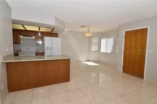 Photo #3: 2116040 Listing 