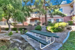 Photo #2: 2116078 Listing