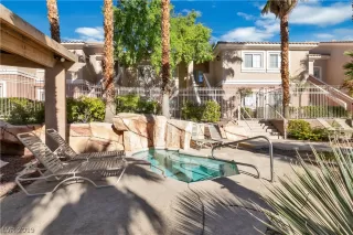 Photo #3: 2116078 Listing