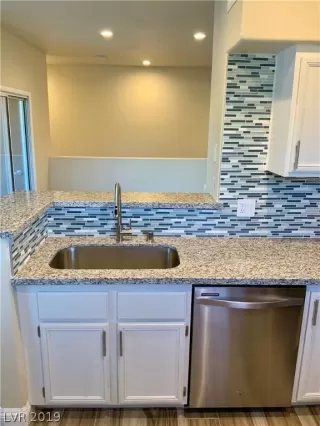 Photo #1: 2116113 Listing