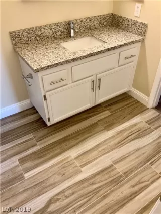 Photo #5: 2116113 Listing