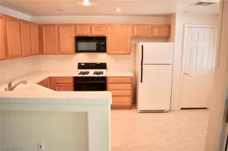 Photo #5: 2116114 Listing