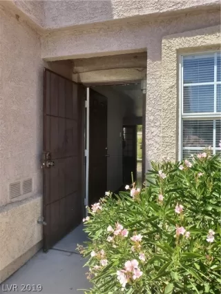 Photo #2: 2116131 Listing 