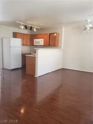 Photo #5: 2116131 Listing 