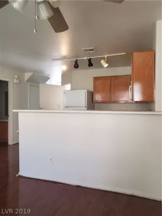 Photo #6: 2116131 Listing 