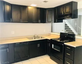 Photo #2: 2116145 Listing