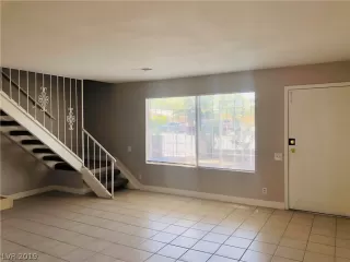 Photo #3: 2116145 Listing