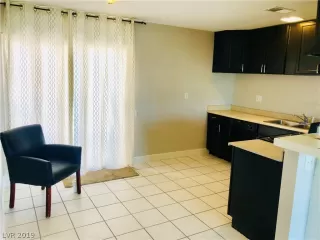 Photo #5: 2116145 Listing