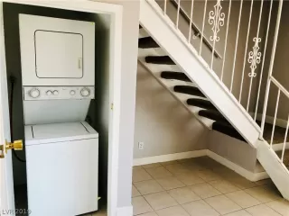 Photo #6: 2116145 Listing