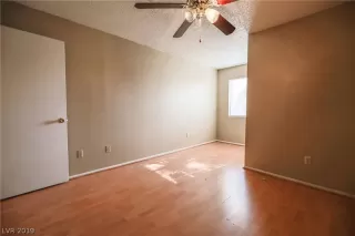 Photo #5: 2116163 Listing